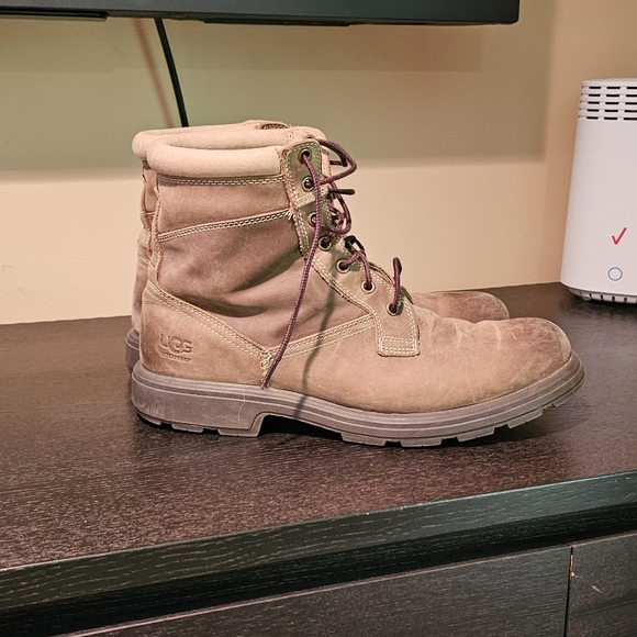 UGG Biltmore Boots - Picture 5 of 7